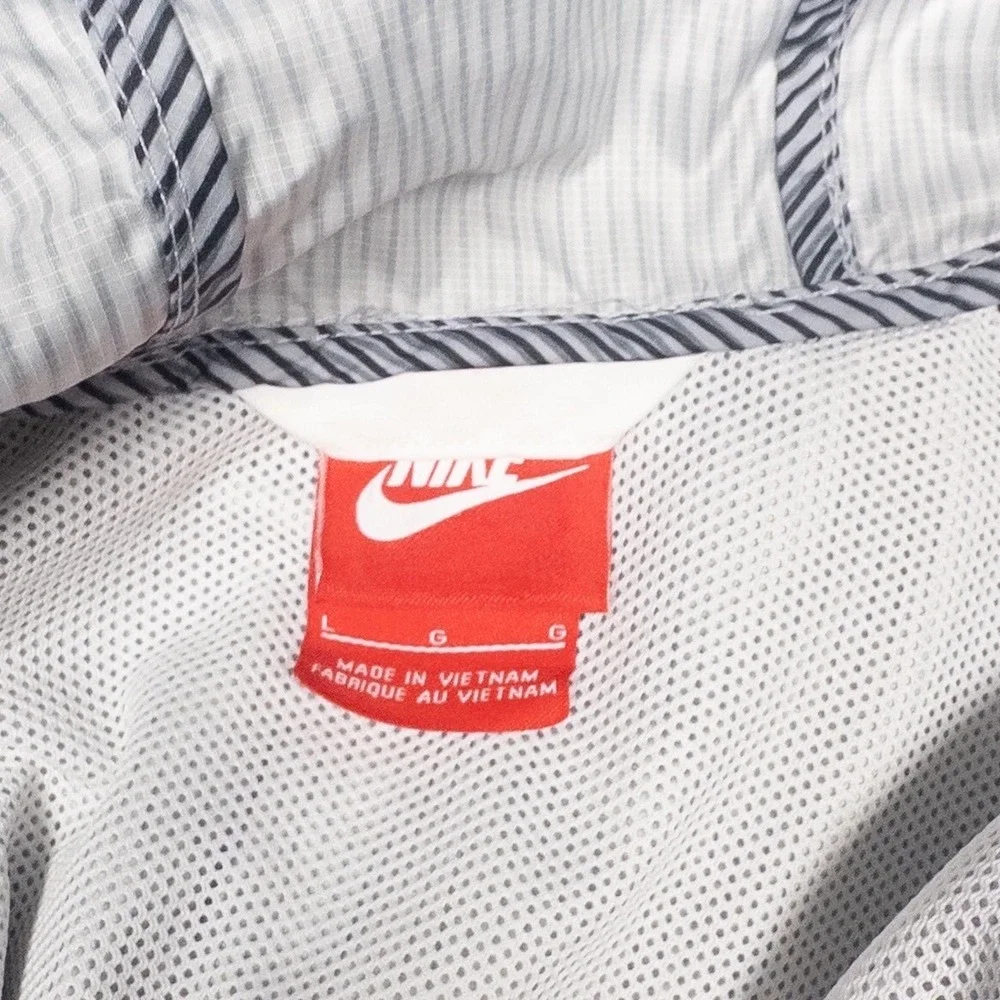 Nike Striped‎ Chevron Windrunner Full Zip Jacket White Grey Girls Large Flaws